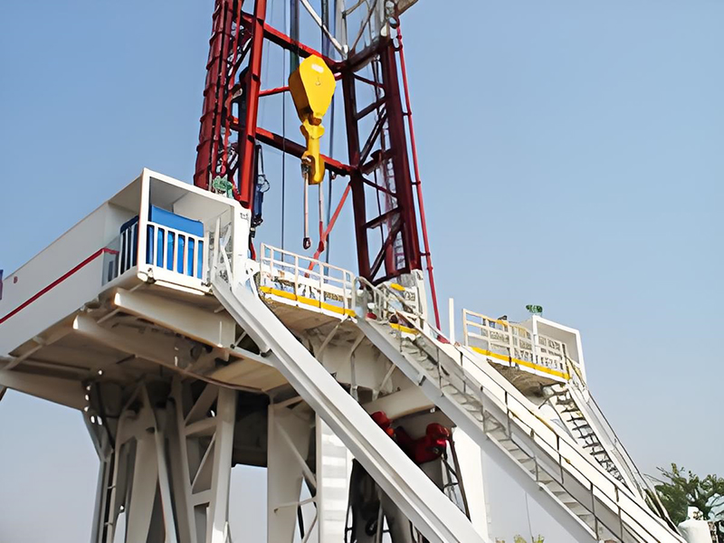 1_1_4_skid_mounted_drilling_rigs_01 (1)